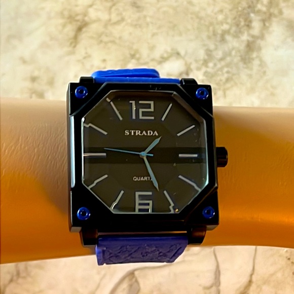 Octagon Sports Watch - Picture 2 of 2